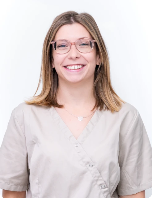 Laura, assistante dentaire du cabinet